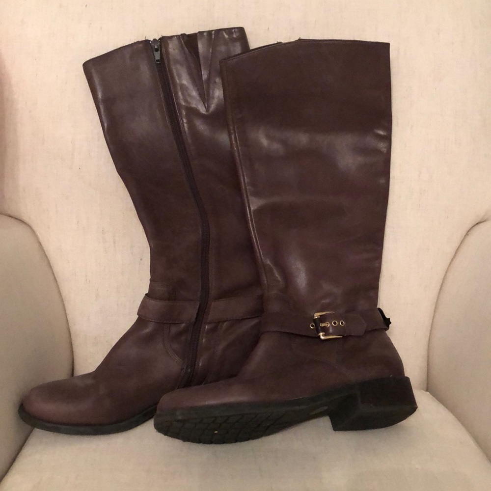 Boots - Picture 3 of 6